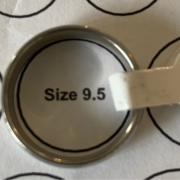 🎉3/$45🎉 Rounded silver tone band size 9.5 - Picture 5 of 7